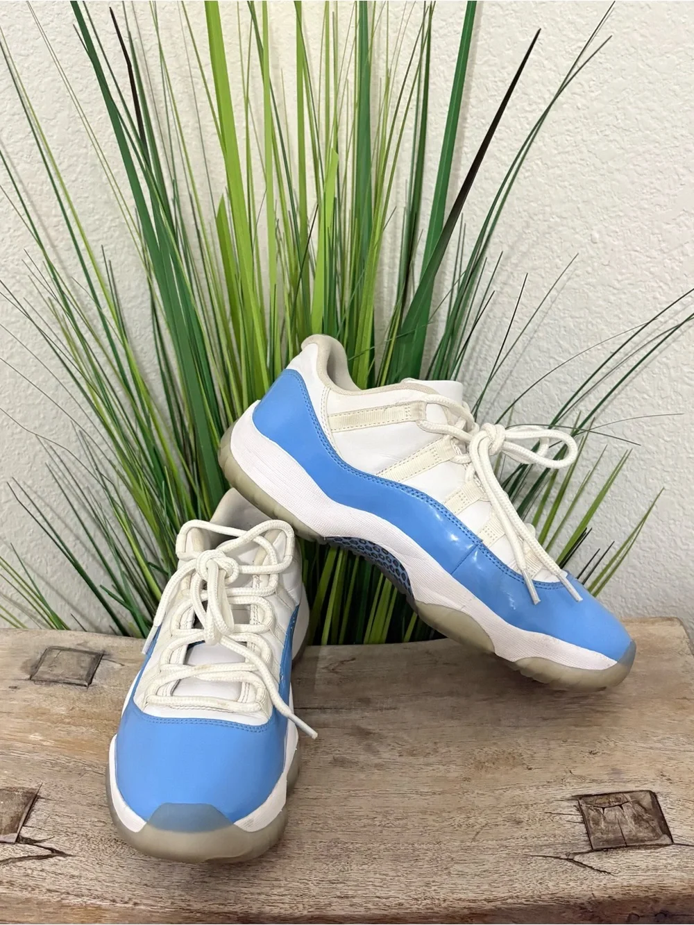 Jordan 11 Retro Low UNC 2017 Sneakers - Picture 2 of 8